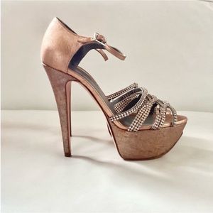 NWT GINA London Hand Made in England Rose Gold Platform Heels SZ 7.5